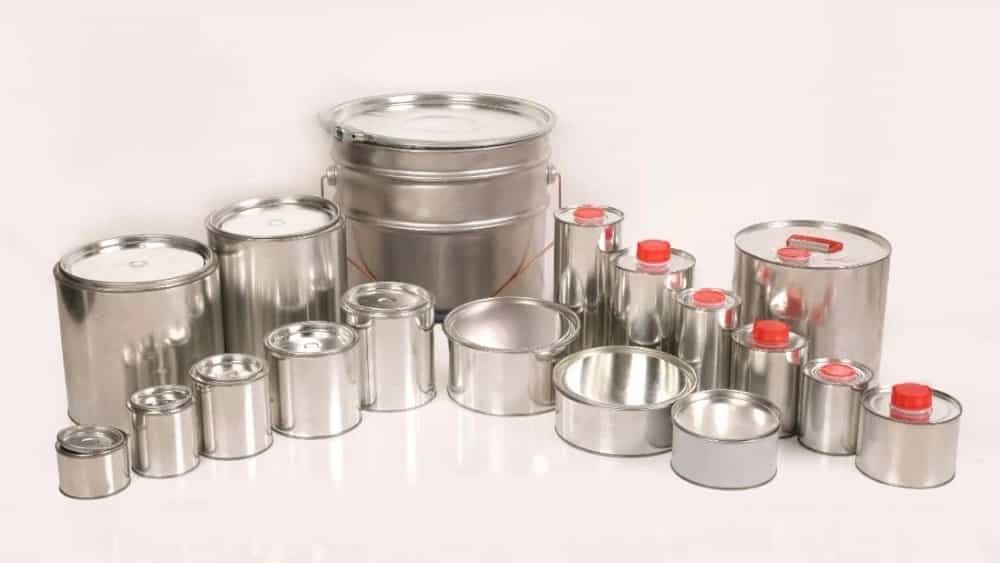 Making cans for paint, glue and grease industries in Shahriar, Tehran